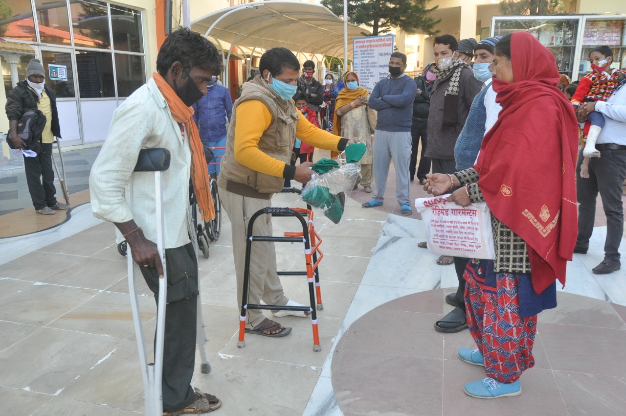 Differently-abled people stitch face masks, distribute them for free in Jaipur decoding=